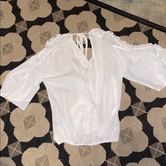 Open shoulder blouse - Picture 2 of 6